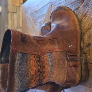 SOREL boho pull on leather boots 7